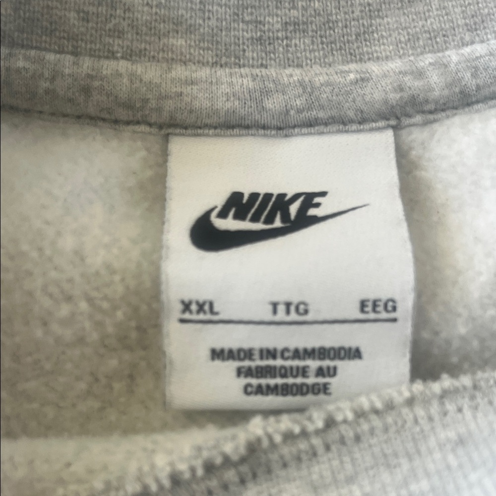 Men’s XXL Nike Gray Crewneck Sweatshirt with Blue STATES Graphic - Picture 2 of 12